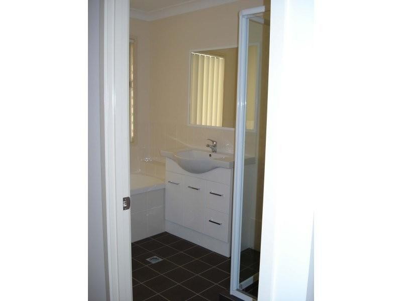 36 Emily Place, Sumner QLD 4074