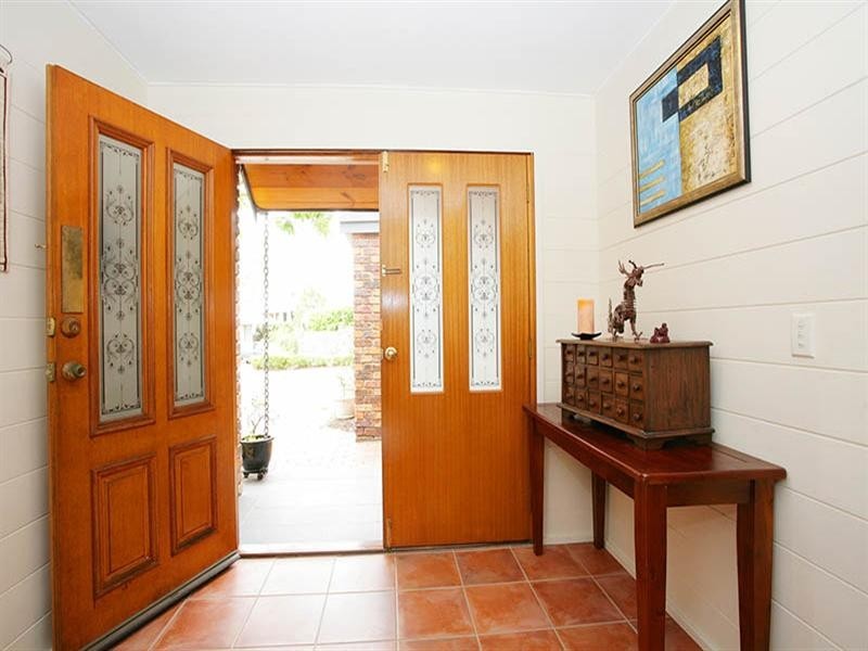 2 Chisholm Court, Mount Ommaney QLD 4074