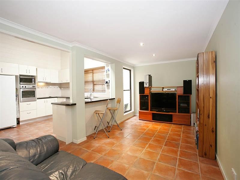 2 Chisholm Court, Mount Ommaney QLD 4074