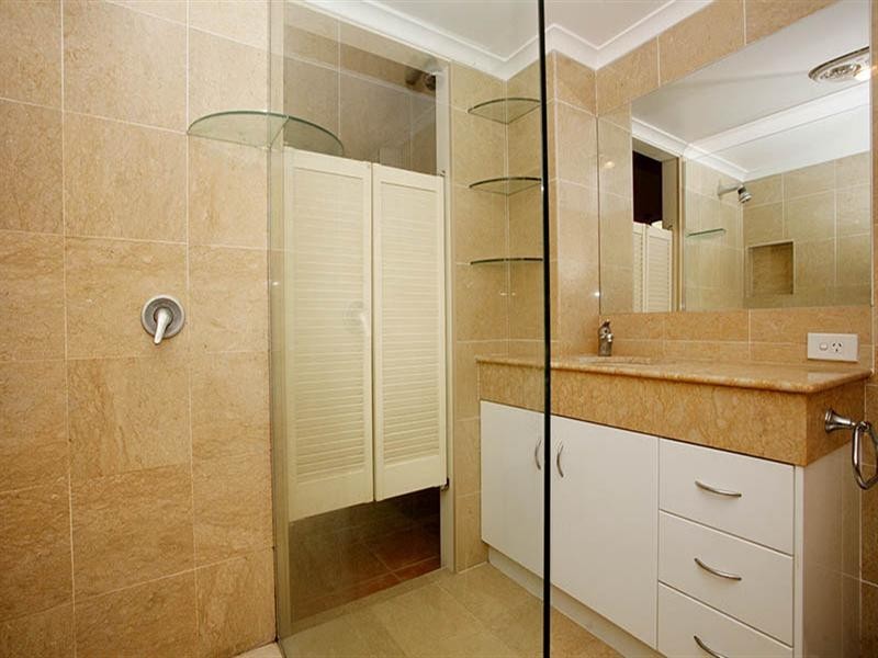 2 Chisholm Court, Mount Ommaney QLD 4074