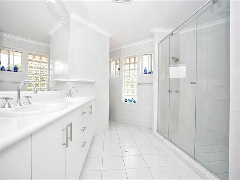 10 Wivenhoe Court, Westlake QLD 4074