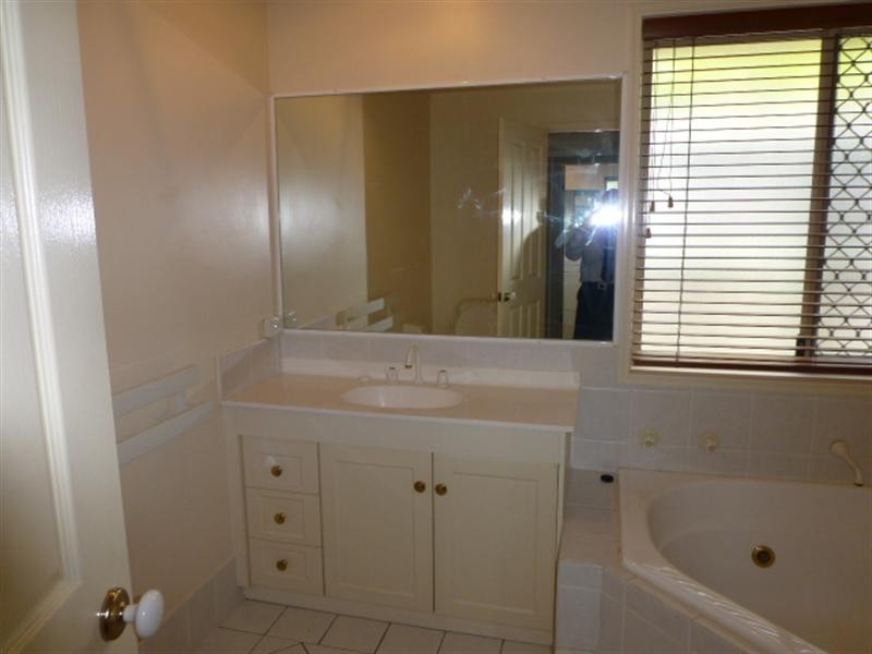 Mount Ommaney QLD 4074