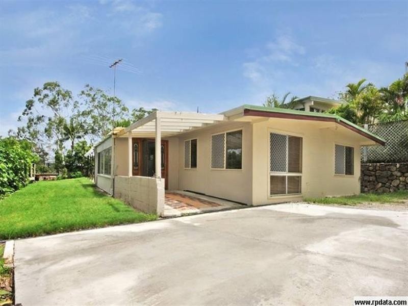 36 Cedarleigh Road, Kenmore QLD 4069