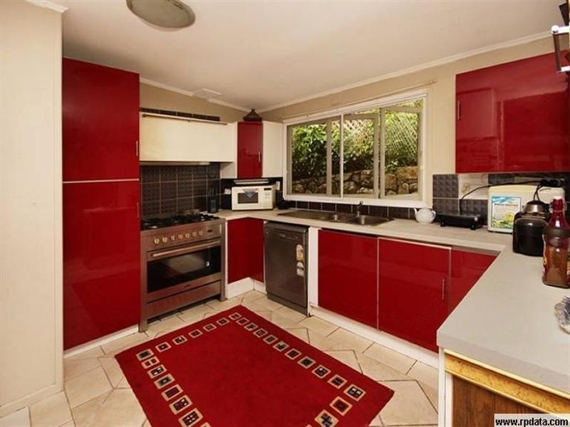 36 Cedarleigh Road, Kenmore QLD 4069