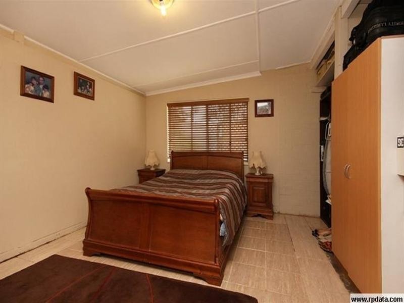 36 Cedarleigh Road, Kenmore QLD 4069