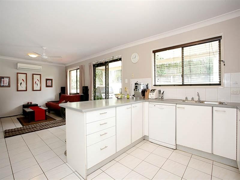 75 Glen Ross Road, Sinnamon Park QLD 4073