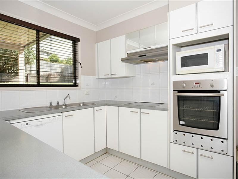 75 Glen Ross Road, Sinnamon Park QLD 4073