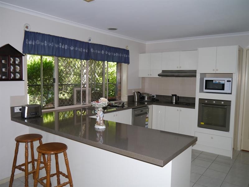 5 Bondel Place, Mount Ommaney QLD 4074