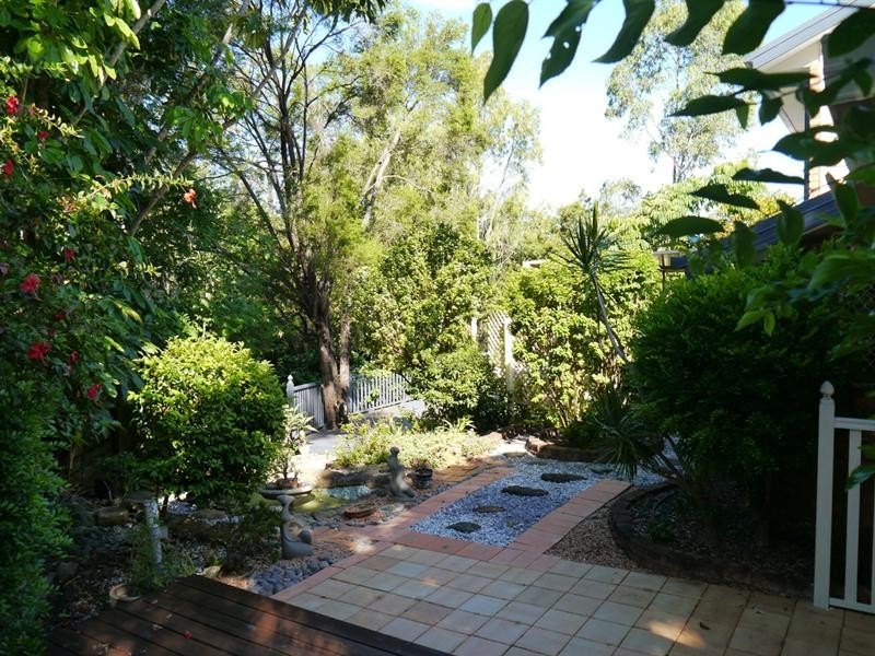 5 Bondel Place, Mount Ommaney QLD 4074