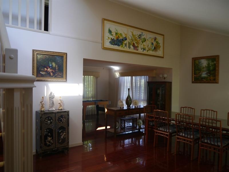 5 Bondel Place, Mount Ommaney QLD 4074