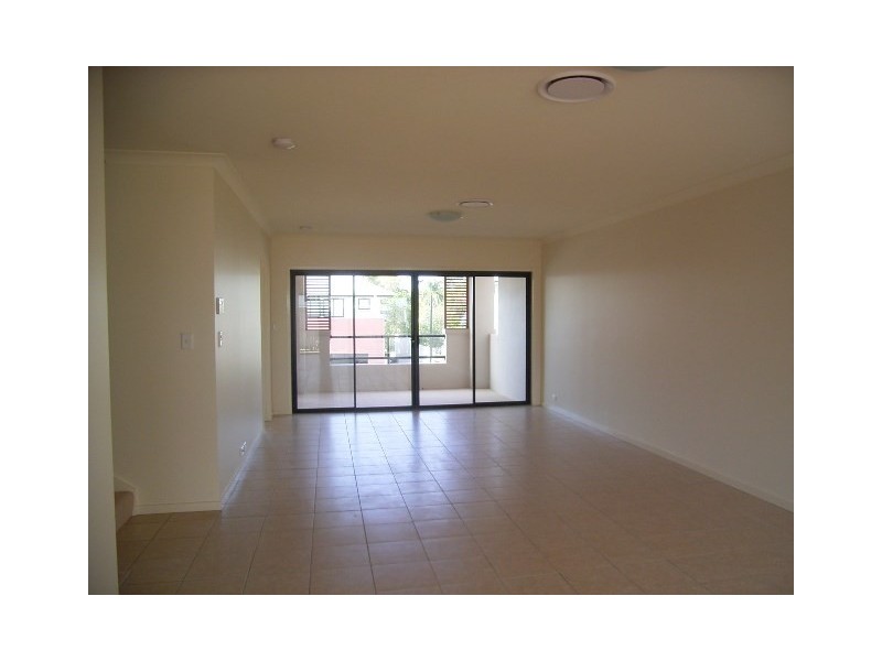 Mount Ommaney QLD 4074