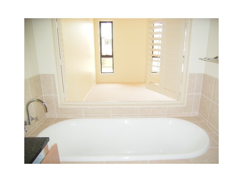 Mount Ommaney QLD 4074