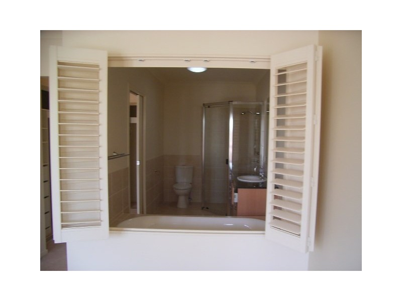 Mount Ommaney QLD 4074