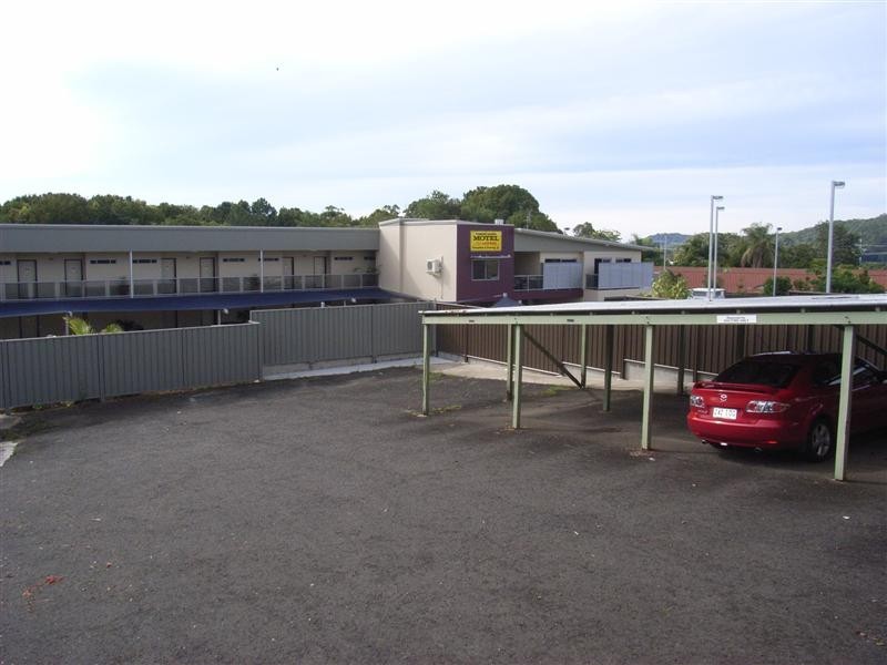 6 Mapleton Road, Nambour QLD 4560