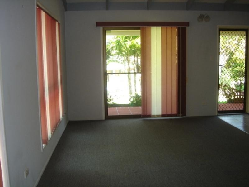 6 Firesong Court, Nambour QLD 4560