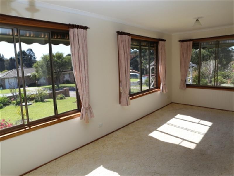 10 Emma Close, Dalmeny NSW 2546