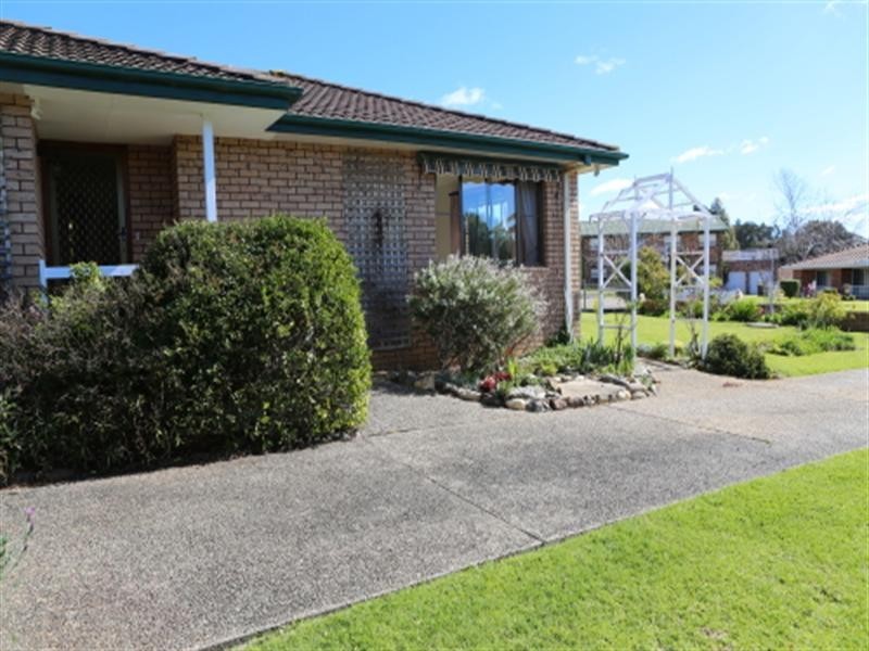 10 Emma Close, Dalmeny NSW 2546