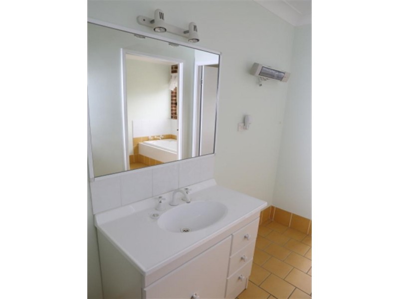 4A Alexander Place, North Narooma NSW 2546