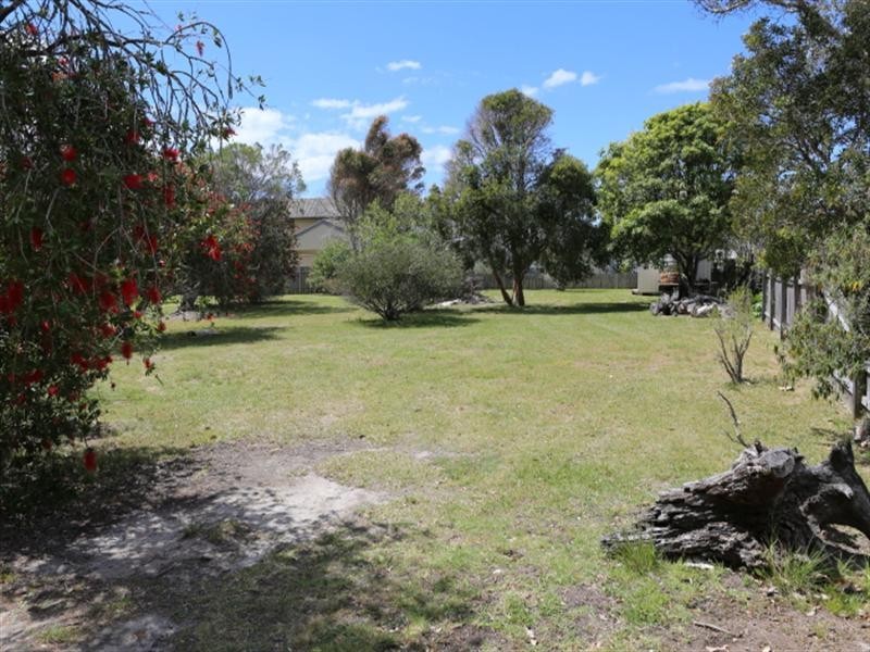 18 Dromedary Drive, Mystery Bay NSW 2546