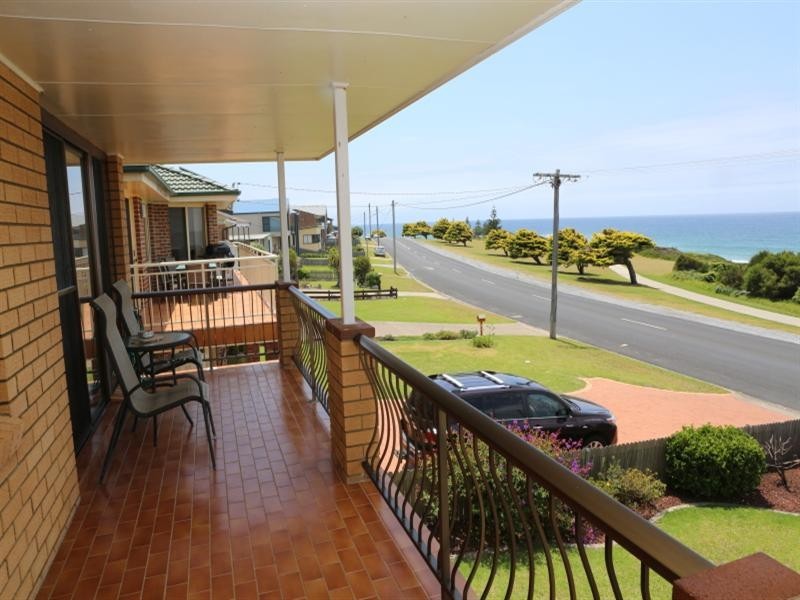 35 Dalmeny Drive, Kianga NSW 2546