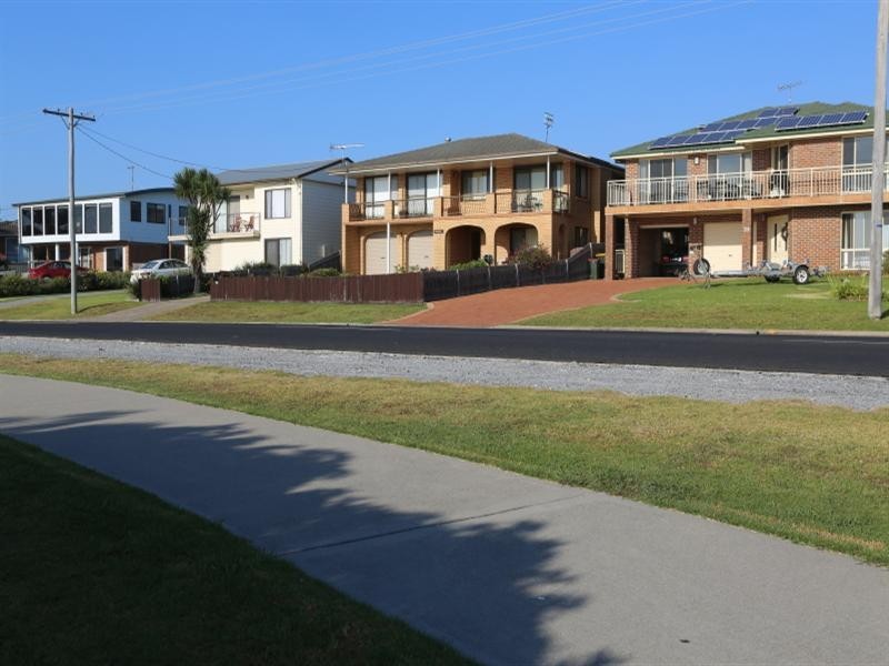 35 Dalmeny Drive, Kianga NSW 2546