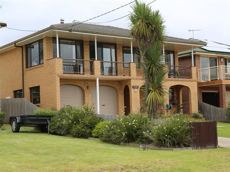 35 Dalmeny Drive, Kianga NSW 2546