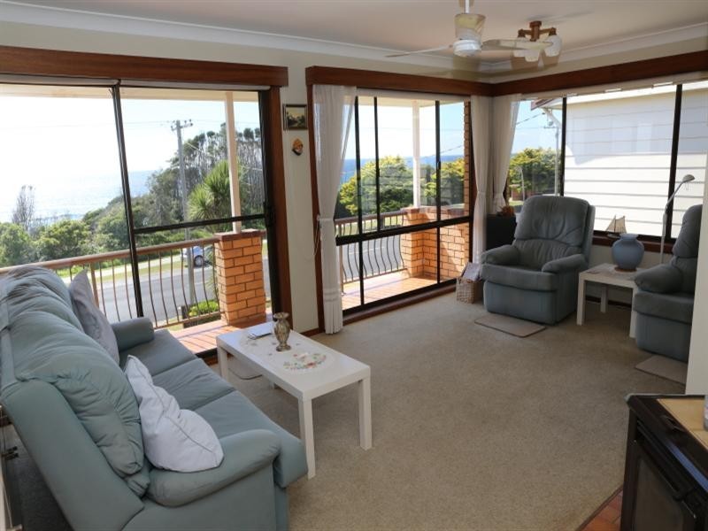 35 Dalmeny Drive, Kianga NSW 2546