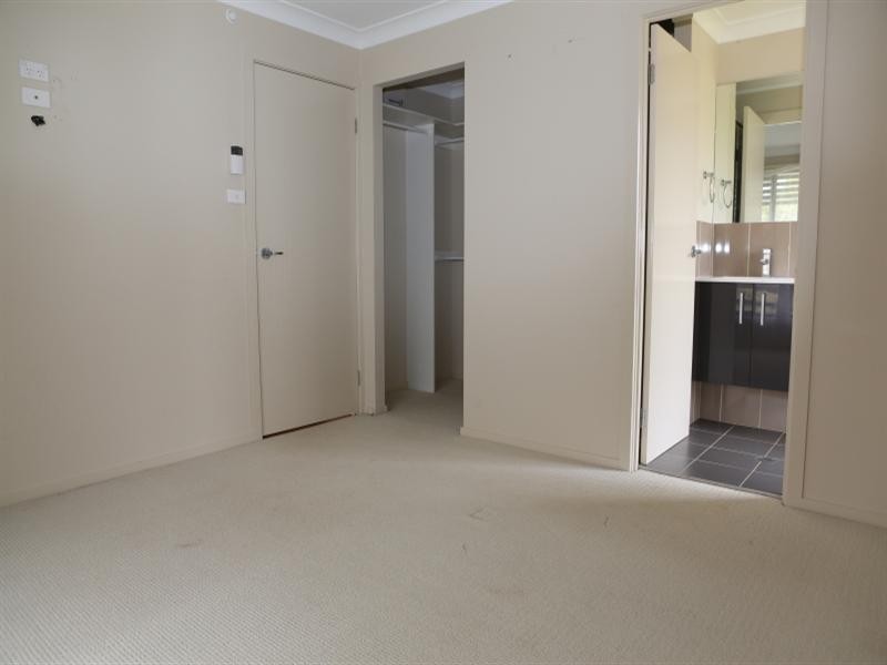 21 Binalong Street, Dalmeny NSW 2546
