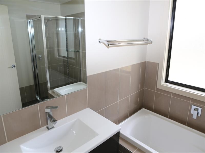 21 Binalong Street, Dalmeny NSW 2546