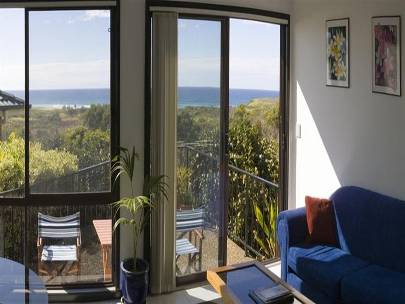 8 Warbler Crescent, North Narooma NSW 2546