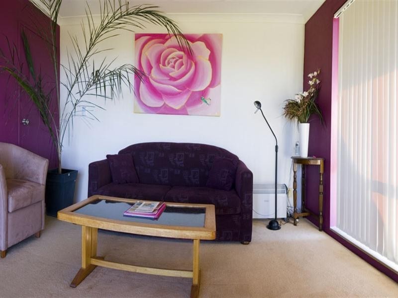 8 Warbler Crescent, North Narooma NSW 2546