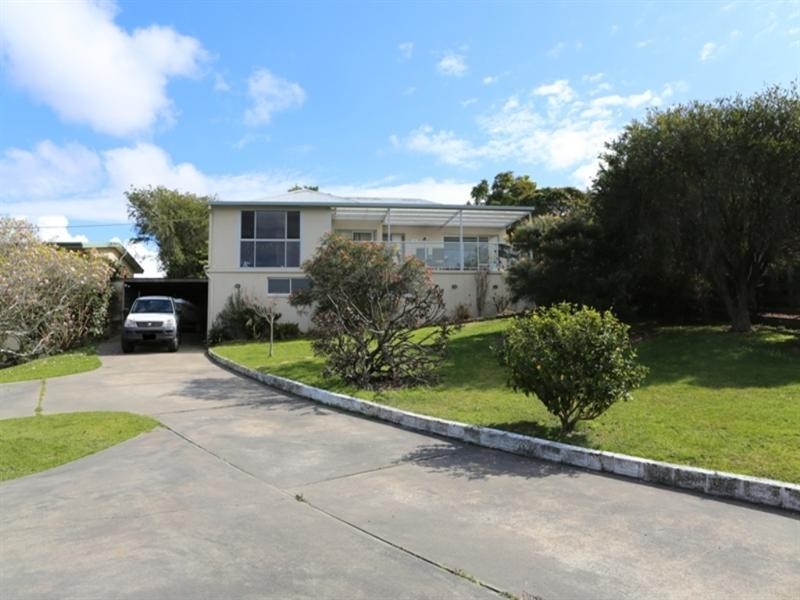 12 Riley Street, Narooma NSW 2546