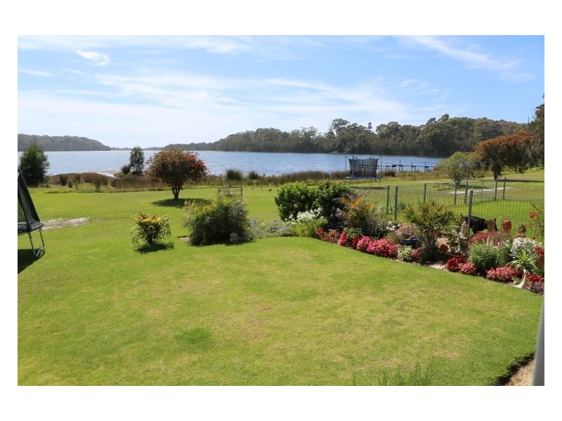 37 Myuna Street, Dalmeny NSW 2546