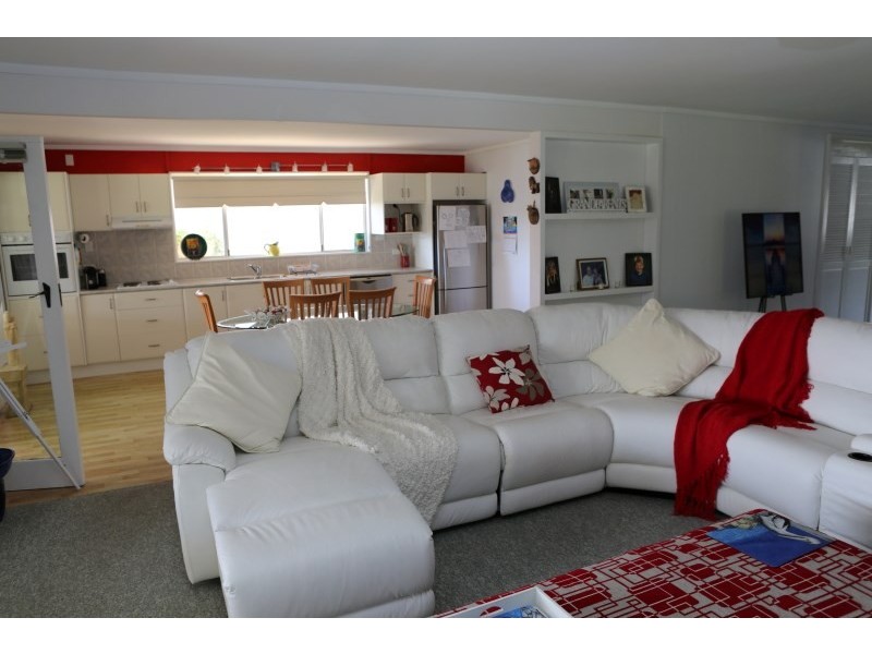 37 Myuna Street, Dalmeny NSW 2546