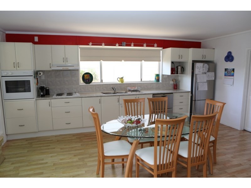 37 Myuna Street, Dalmeny NSW 2546