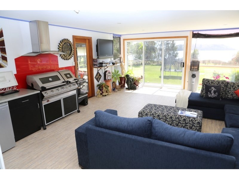37 Myuna Street, Dalmeny NSW 2546