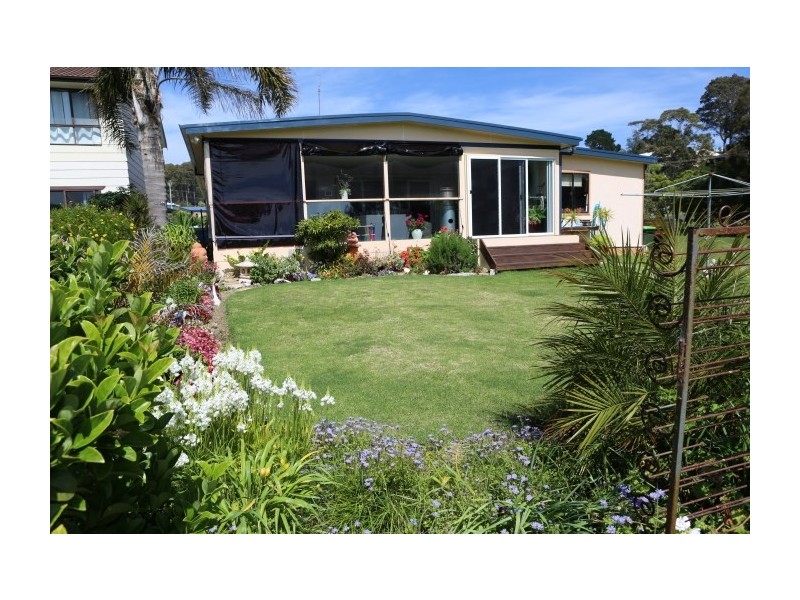 37 Myuna Street, Dalmeny NSW 2546