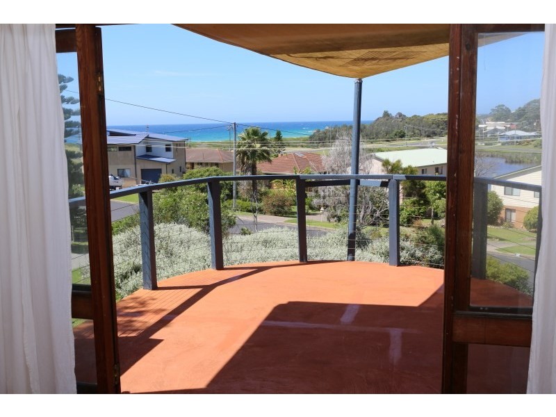 100 Cresswick Parade, Dalmeny NSW 2546