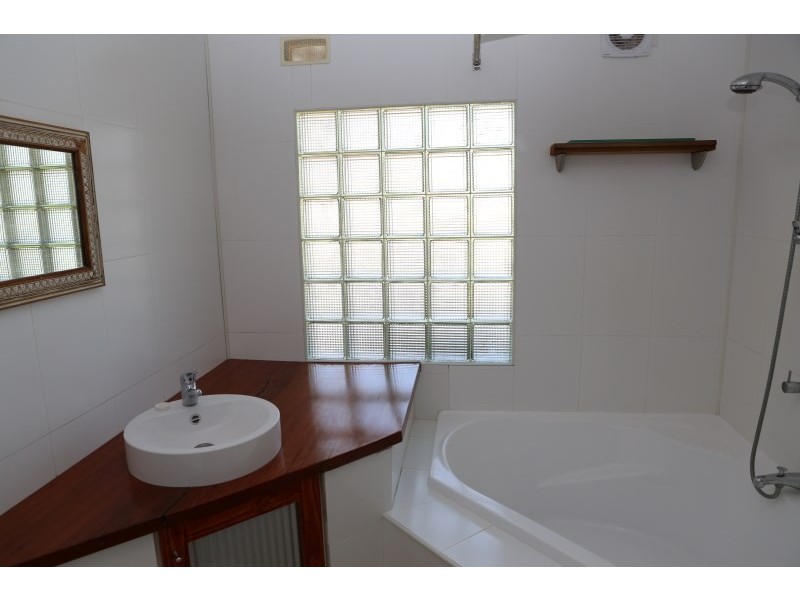 100 Cresswick Parade, Dalmeny NSW 2546