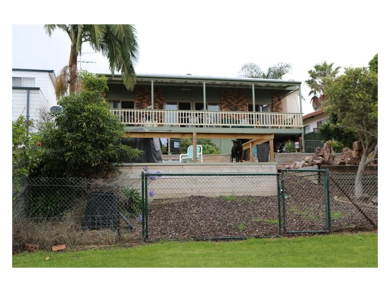 17 Lakeside Drive, Kianga NSW 2546
