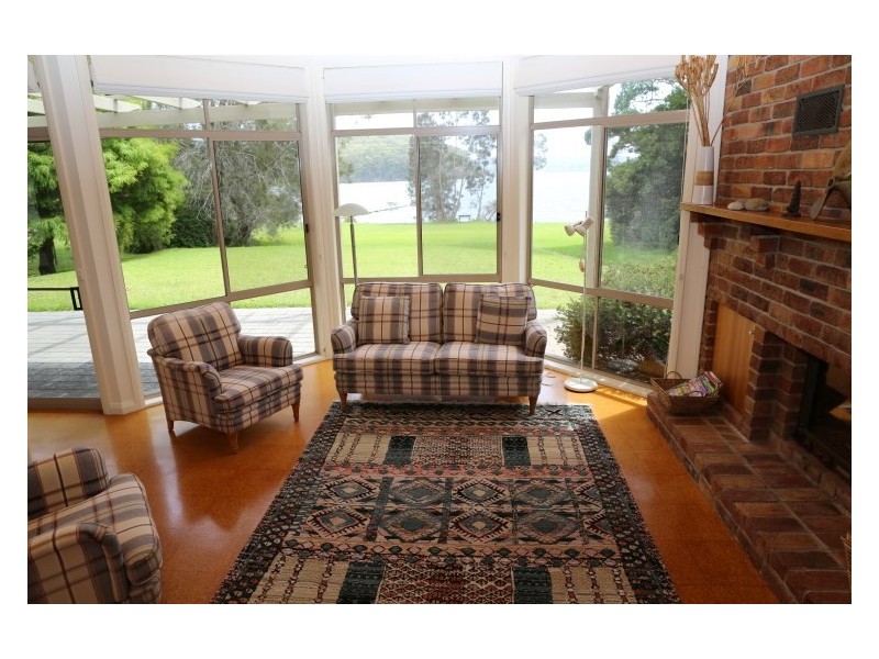 80 Old Highway, Narooma NSW 2546
