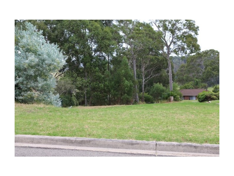 9 Woods Place, North Narooma NSW 2546