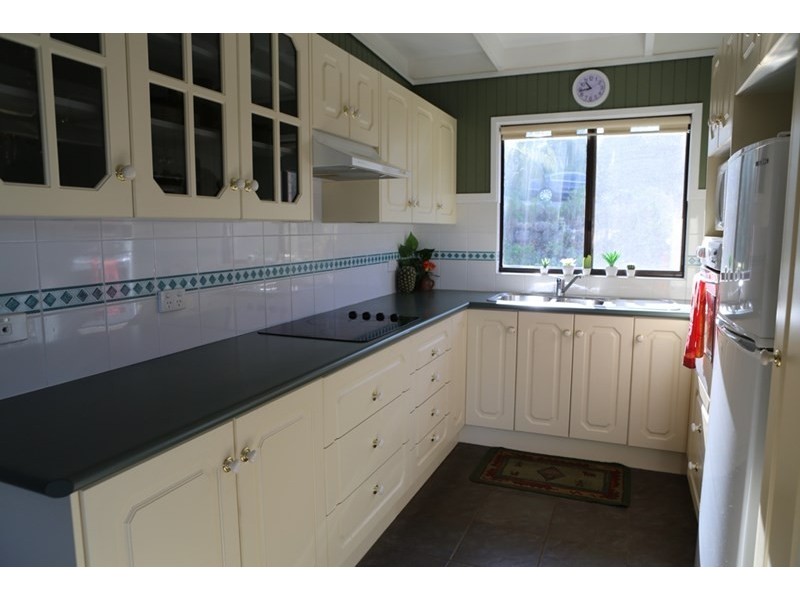 33 Fishermans Crescent, North Narooma NSW 2546