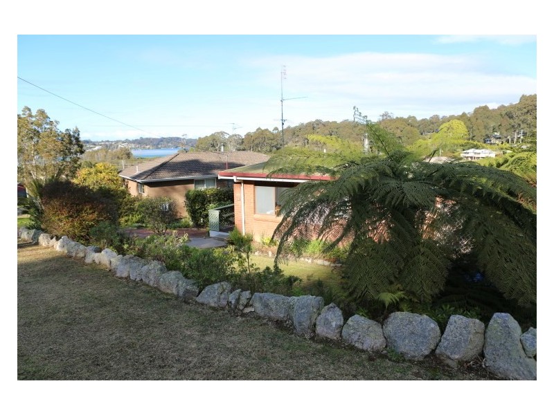 33 Fishermans Crescent, North Narooma NSW 2546