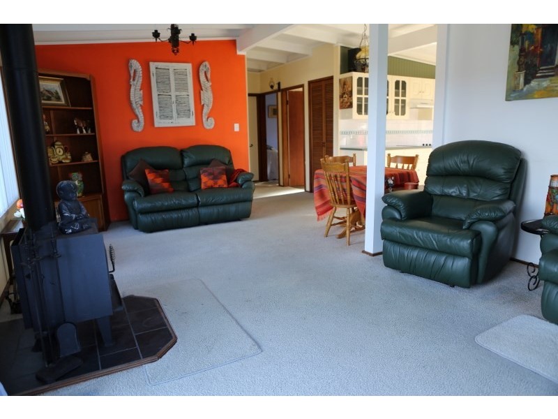 33 Fishermans Crescent, North Narooma NSW 2546