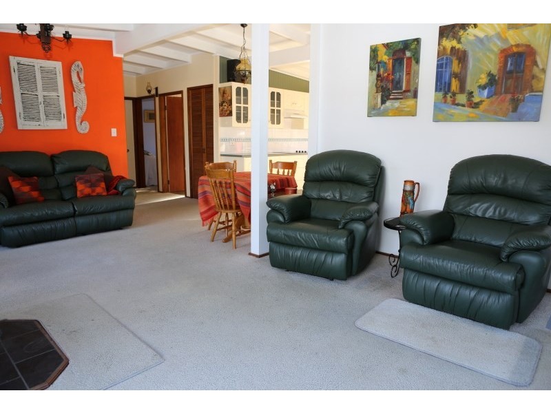 33 Fishermans Crescent, North Narooma NSW 2546