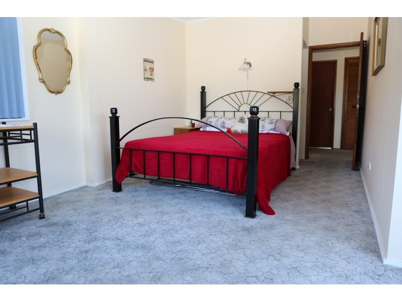 33 Fishermans Crescent, North Narooma NSW 2546