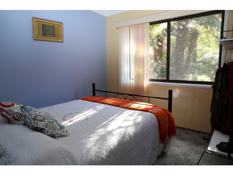33 Fishermans Crescent, North Narooma NSW 2546
