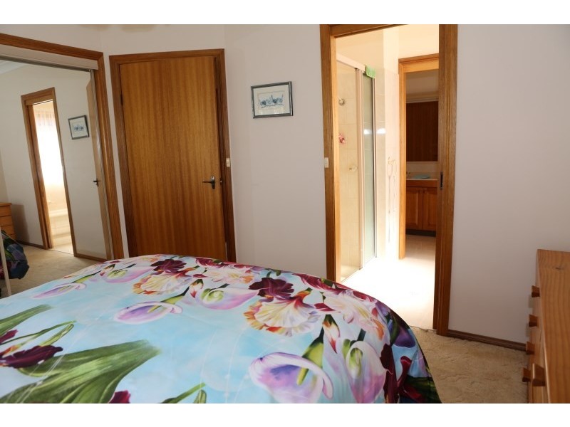 71 Eastaway Avenue, North Narooma NSW 2546