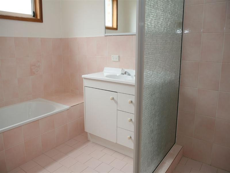 2/17 Collins Crescent, Narooma NSW 2546